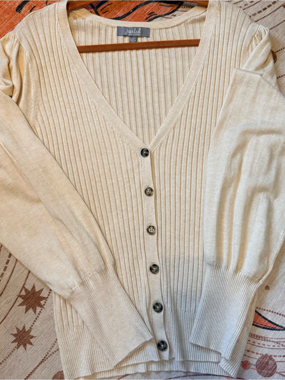 NWOT Medium Cream Ribbed Button-Front V-Neck Sweater - Picture 4 of 7